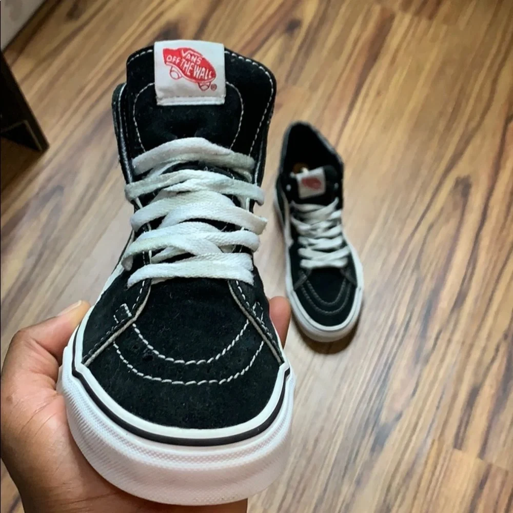 Unisex Vans Of The Wall